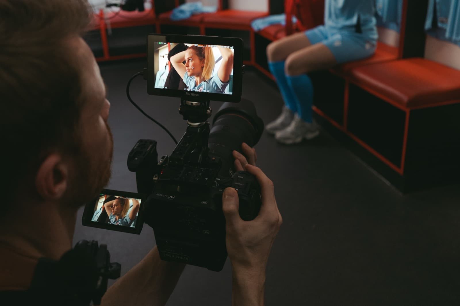 The interview under way in the dressing room, the frame live on the operator's monitor